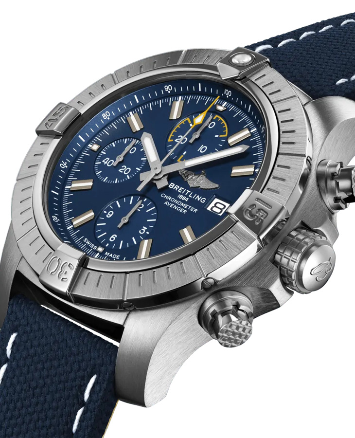 BREITLING AVENGER AUTOMATIC 43 A17318101C1A1
